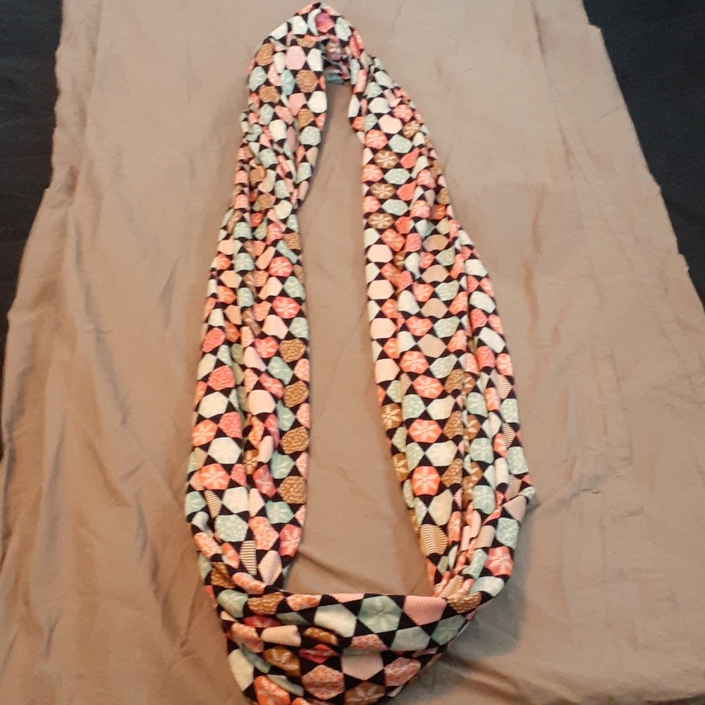 Infinity scarf - Picture 2 of 3